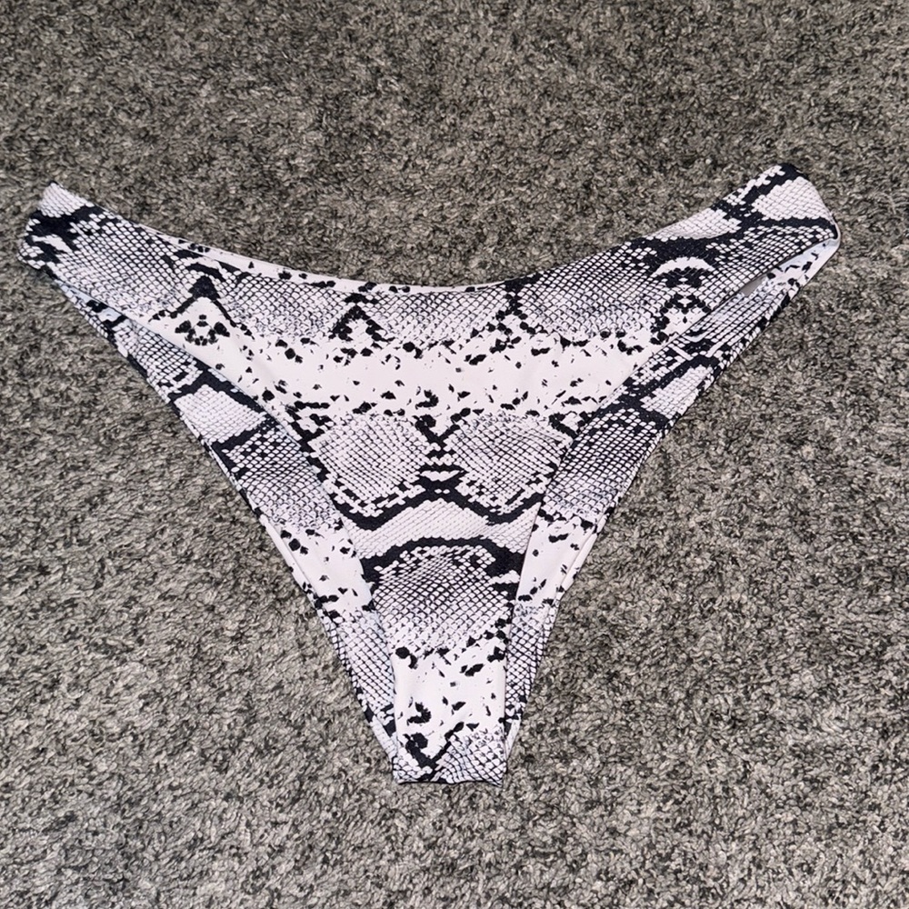Bathing suit bottoms